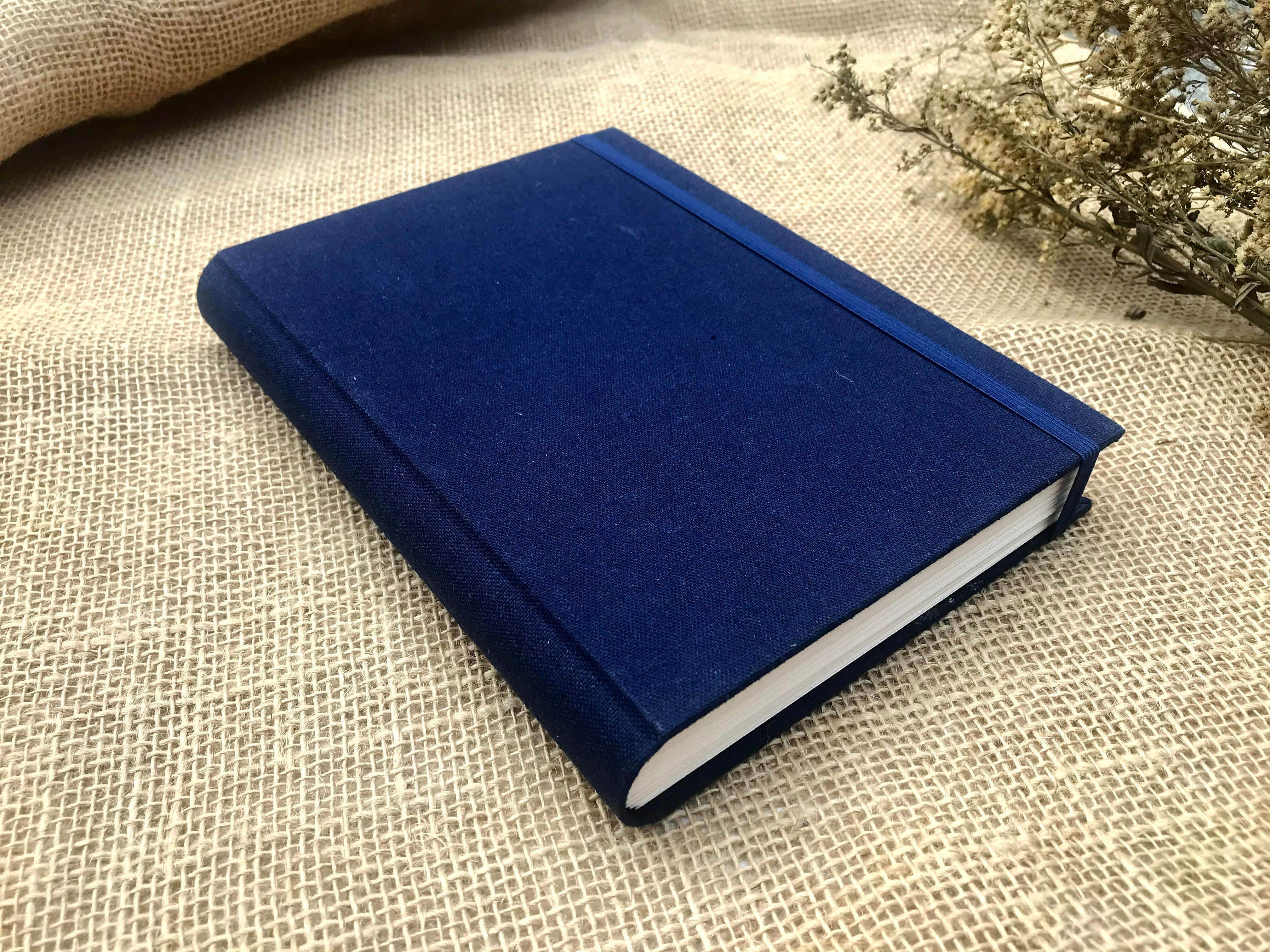 Caderno Linho Azul-Marinho - 300 pags