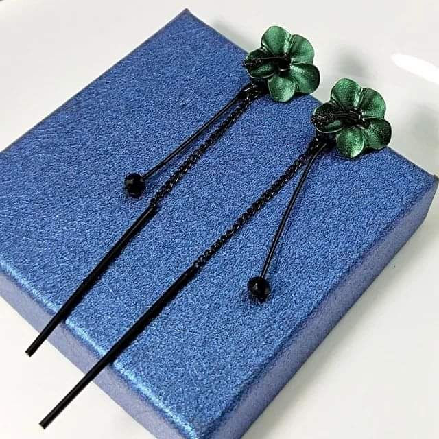 Thumbnail: Korean flower Earrings 