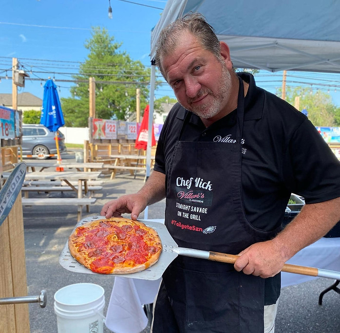 Pizza at Villari's