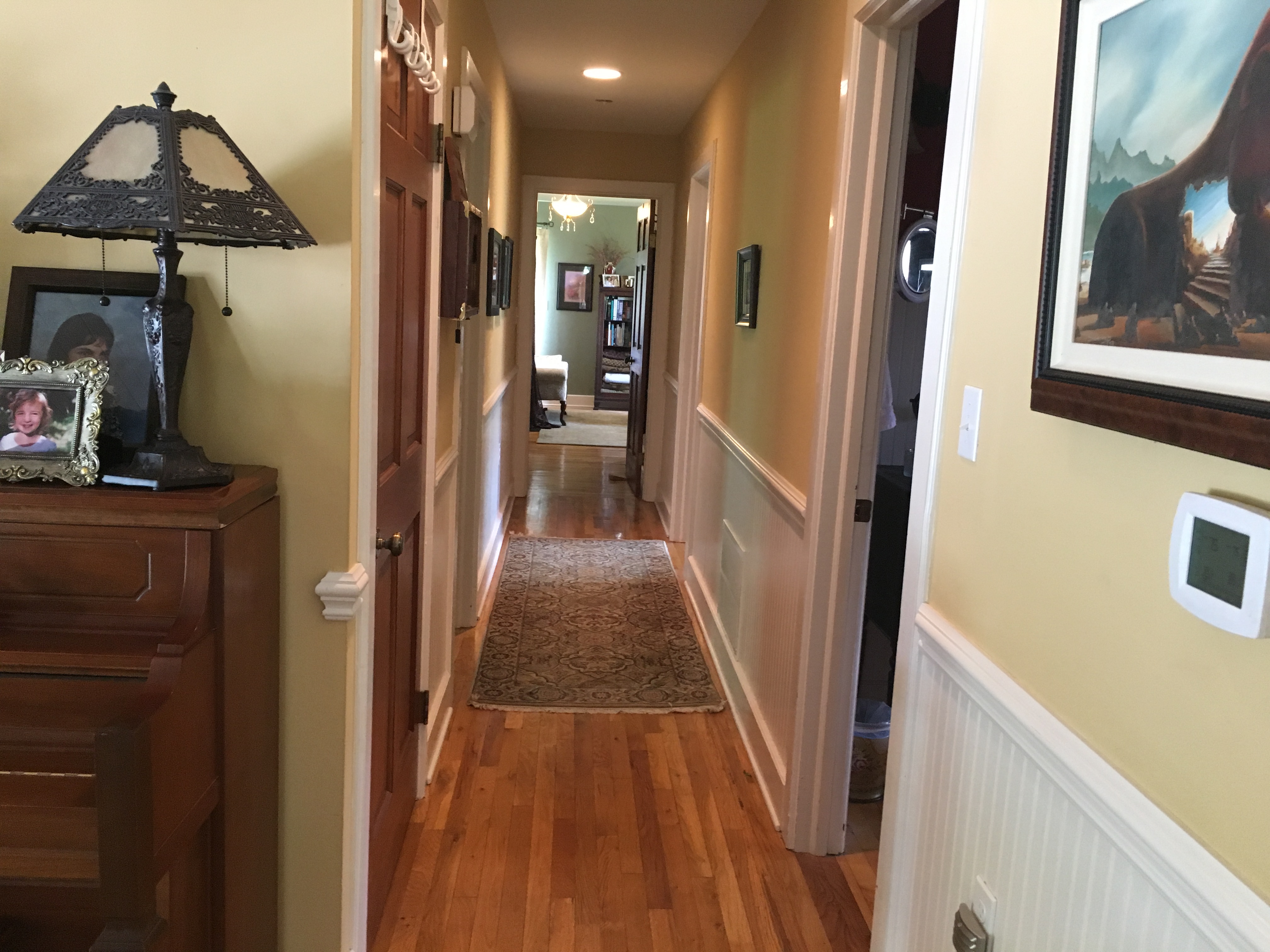 hallway from great room to bedrooms