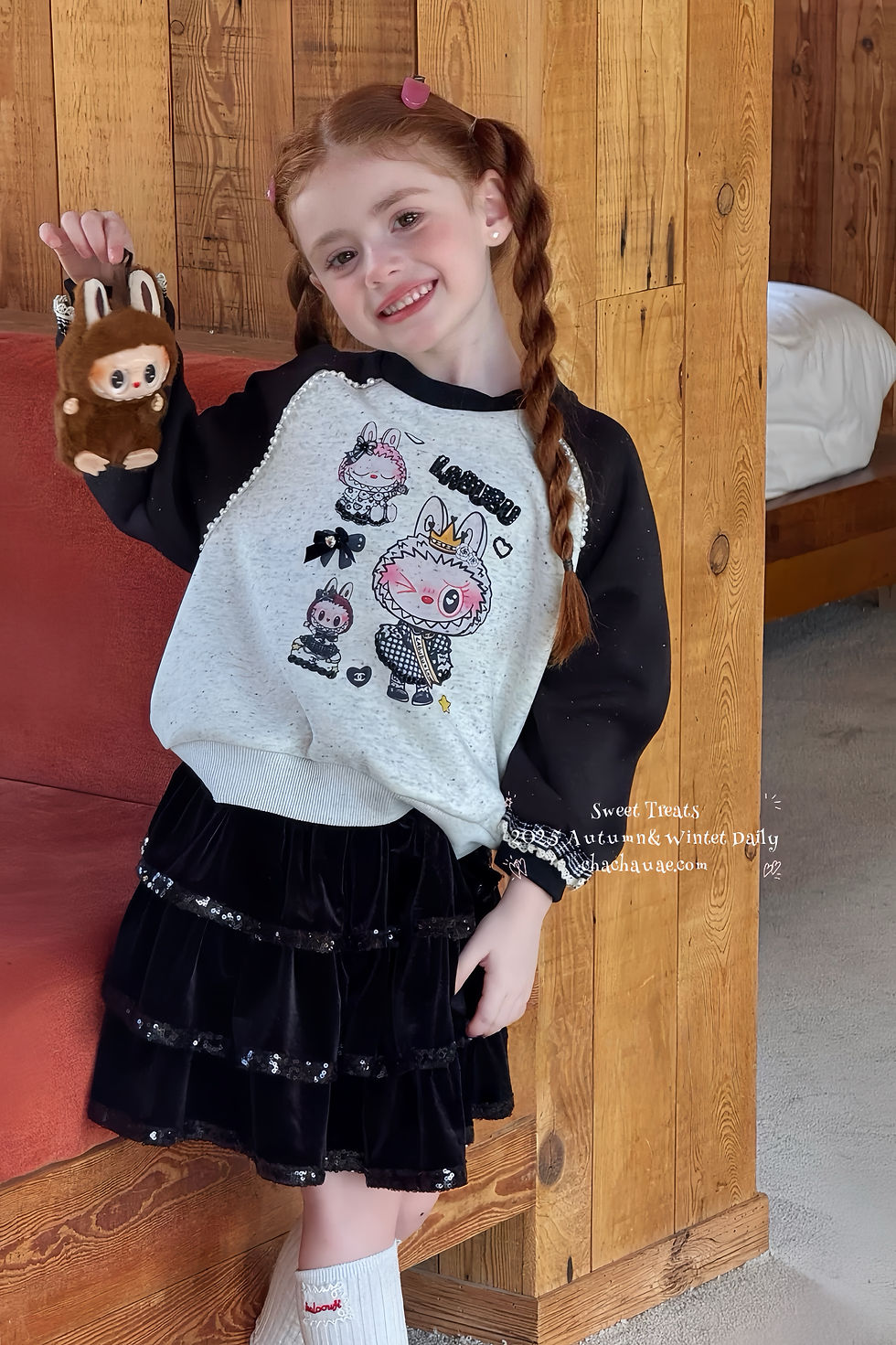 الصورة المصغرة: Pearl Labubu Girl Sweatshirt Set