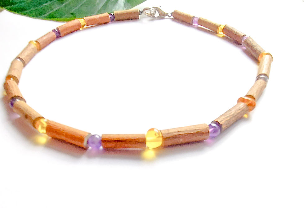 Natural teething necklace made from hazelwood and Baltic amber