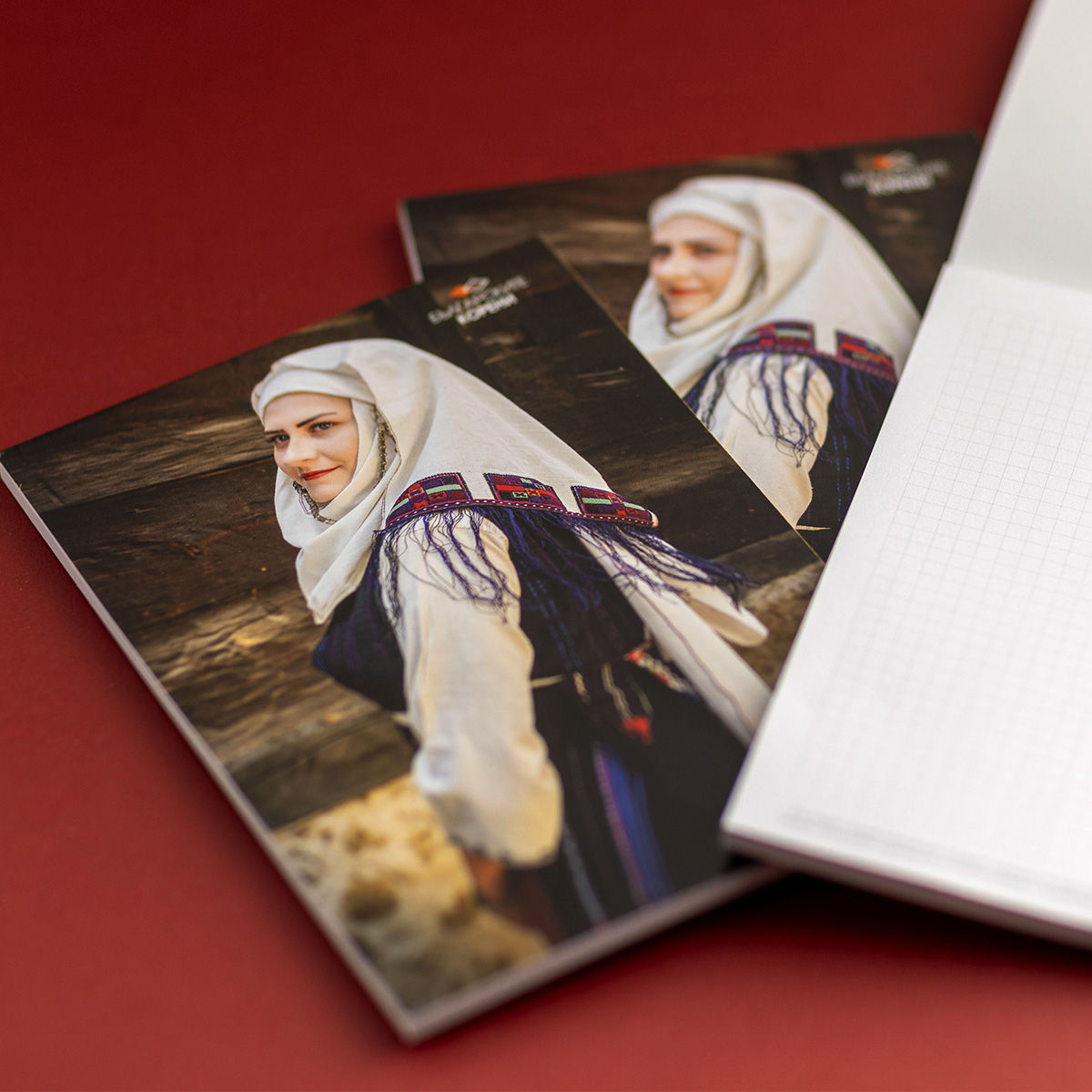 Бележник "Женска съртовска носия"