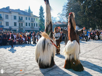 Костюм на първи чауш, водачът на махалата в ритуала Старчевата в Разлог