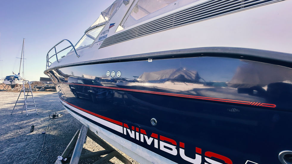 Det vriene, blå skroget,