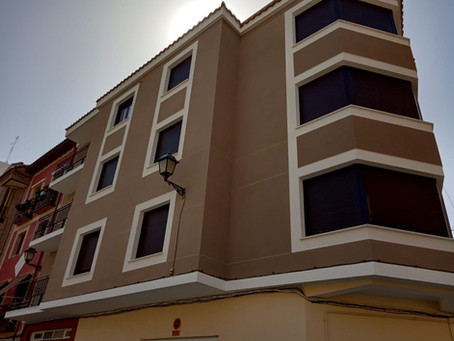 Fachada en calle Charcón
