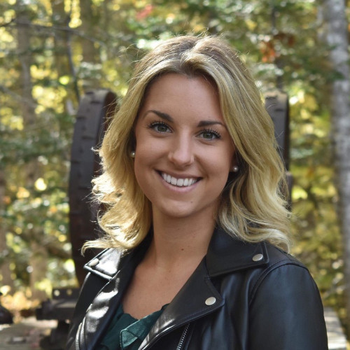 kelsey burdett headshot