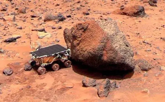 Mars Pathfinder on the planet's surface