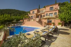 water's edge villa lefkada facade