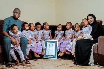 Halima Cissé and Abdelkader Arby with their children Mohammed VI, Elhadji, Oumar, Bah. Kadidia, Fatouma, Hawa, Adama and Oumou.