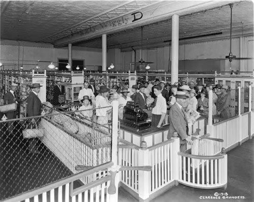 Piggly Wiggly supermarket in Memphis, 1916