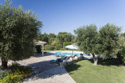 romantic-puglia-trulli-to-rent