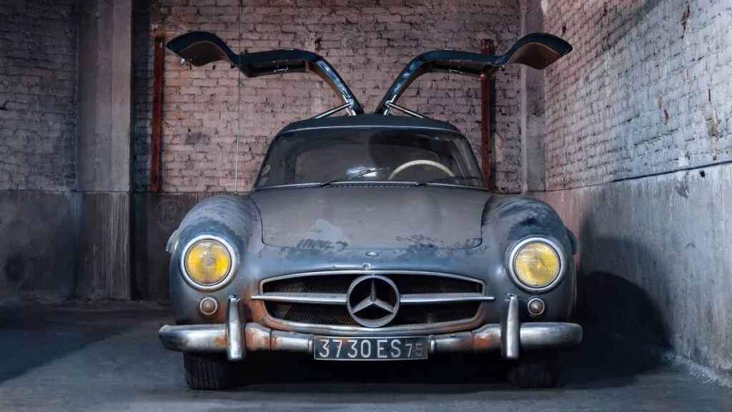 1956 Mercedes-Benz 300 SL ‘Gullwing’ front view