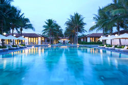 tia-wellness-resort-main-pool