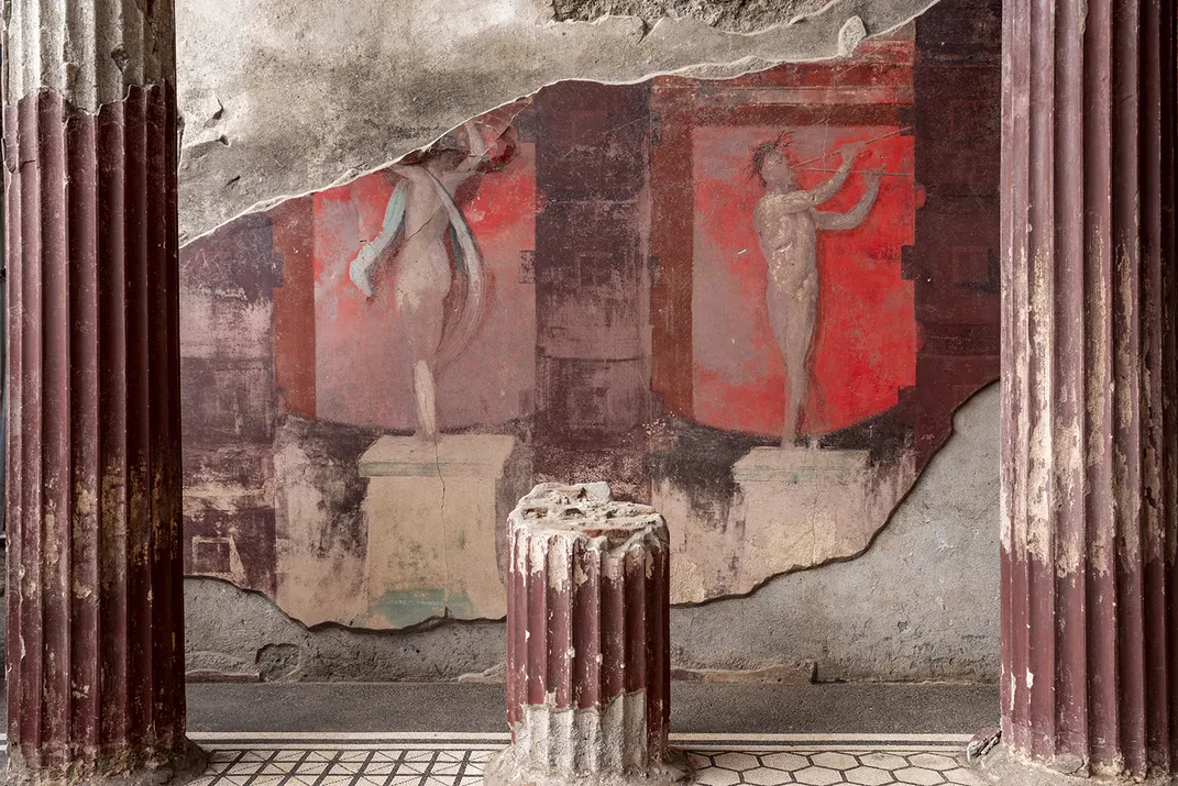 Two nearly life-size fresco figures