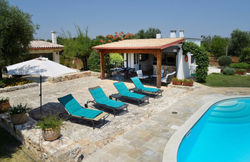 luxury-puglia-family-trulli