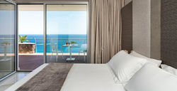 villa-acquamarina-sicily-double-bedroom-3