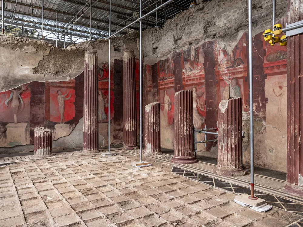 Frescoes in ancient Pompeii banquet hall