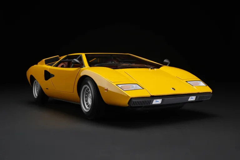 Lamborghini Countach LP400 yellow model
