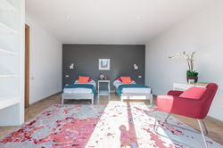 contemporary-twin-bedroom