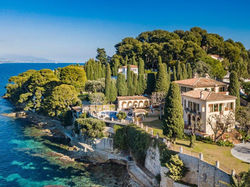 luxury-6-bedroom-villa-cuccia-noya-cote-d-azur-aerial-view