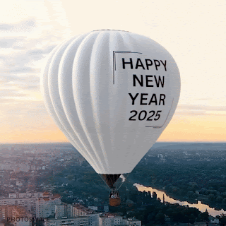 Hot air balloon emblazoned with 'Happy New Year 2025'