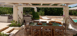 trulli-fiori-puglia-poolside-dining