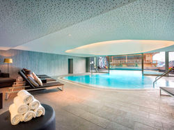 W-Verbier-Hotel-indoor-pool