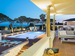 villa mare di modica sicily terrace at twilight