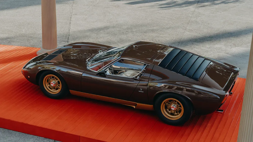Lamborghini Miura from above