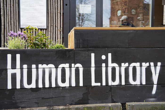 Sign saying: Human Library