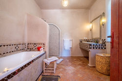 villa basmah essaouira ensuite bathroom 1