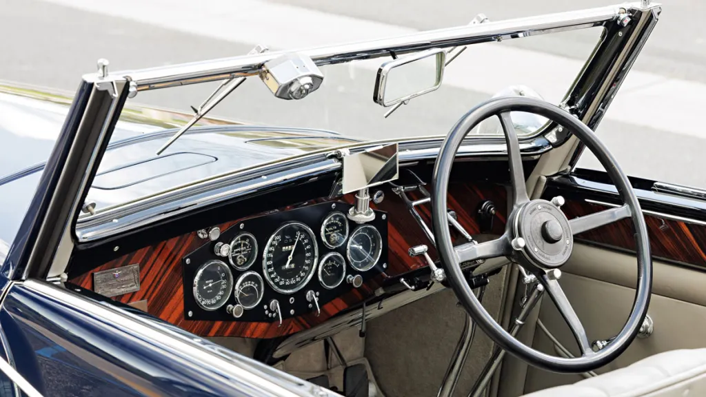 Hispano-Suiza J12 Cabriolet dashboard