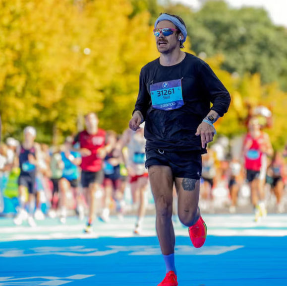 Harry Styles running in the Berlin Marathon