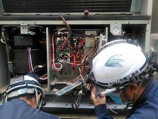 冷凍室用　室外機修理