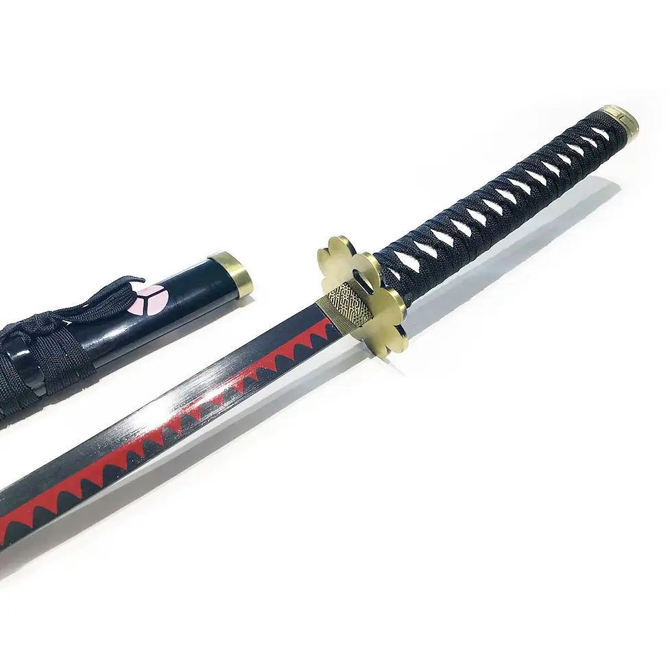 Miniature : Zoom sur la garde fleurie et le manche du katana Shusui, mettant en avant les finitions dorées et le tressage précis.