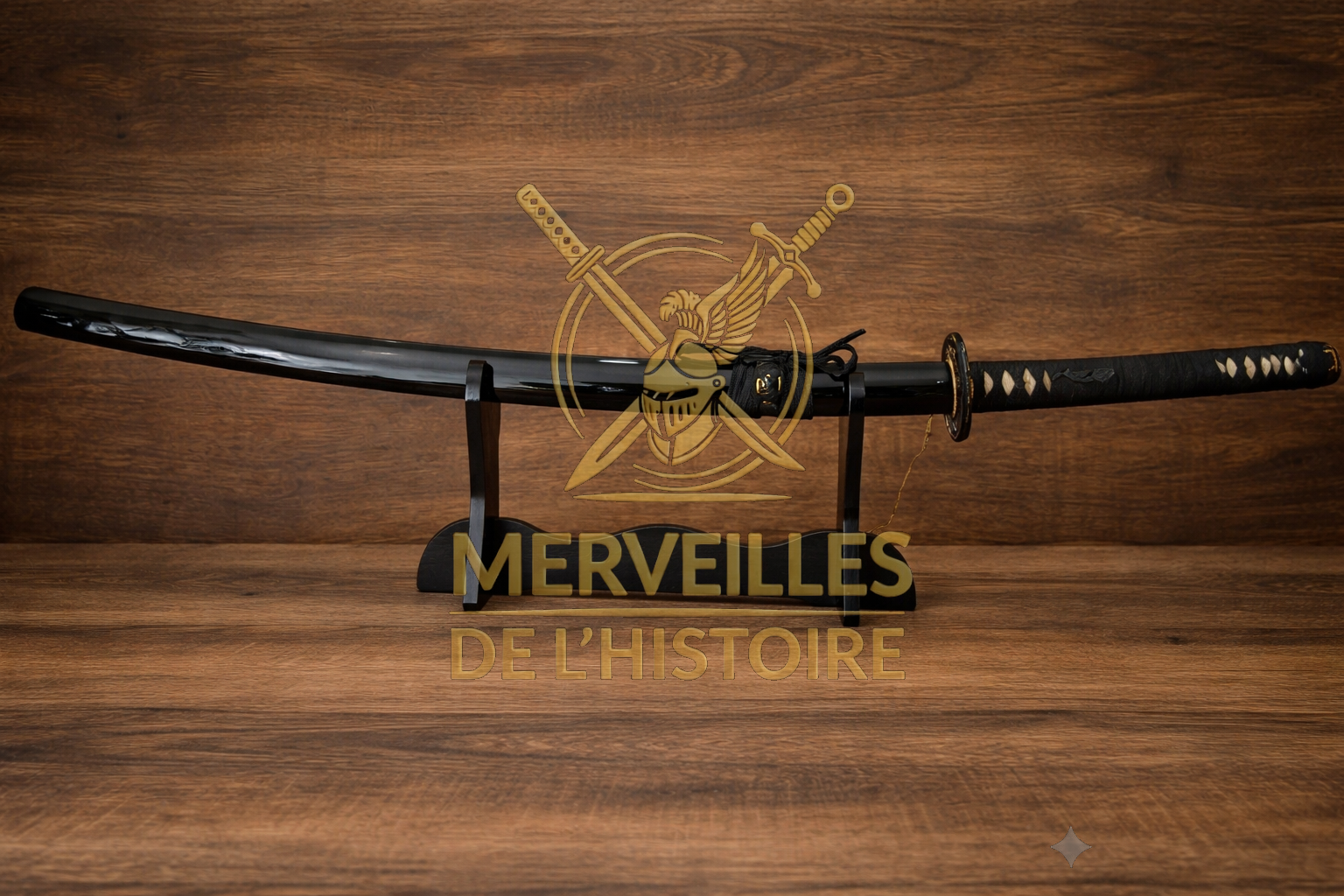Katana Fudoshin Le Dernier Samouraï 105cm, lame acier forgé, fourreau noir brillant sur socle en bois, Merveilles de l'Histoi