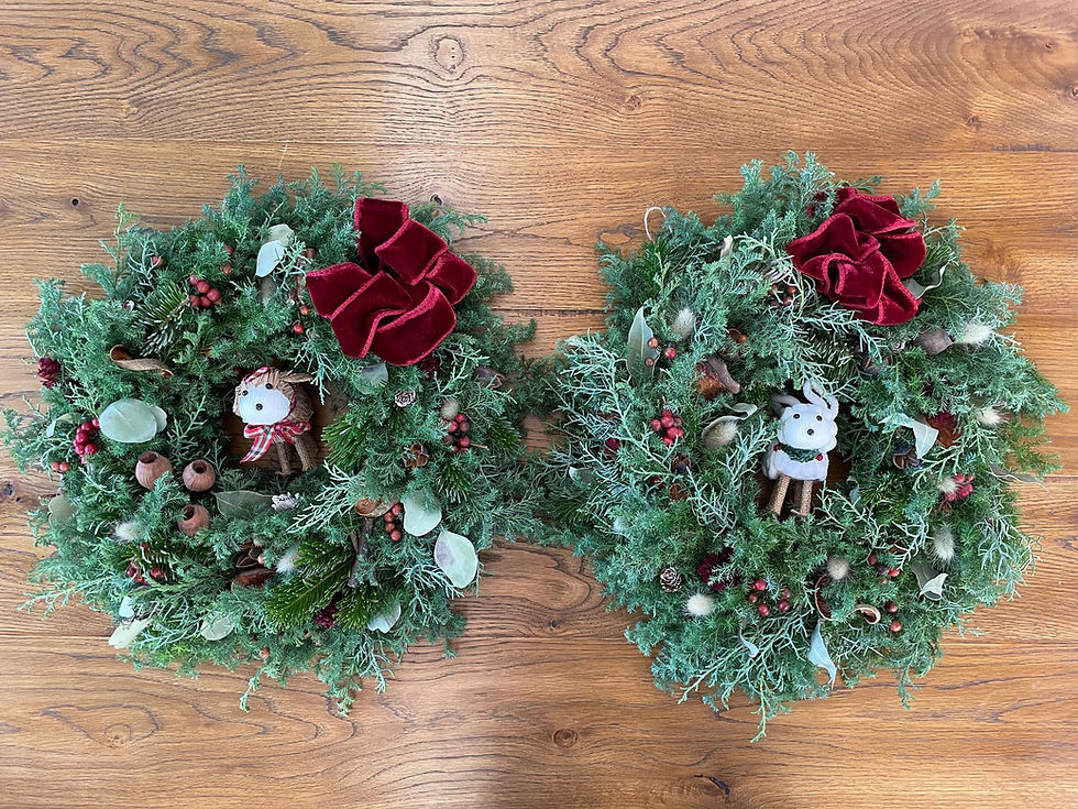 サムネイル： Wreath made from fresh leaves