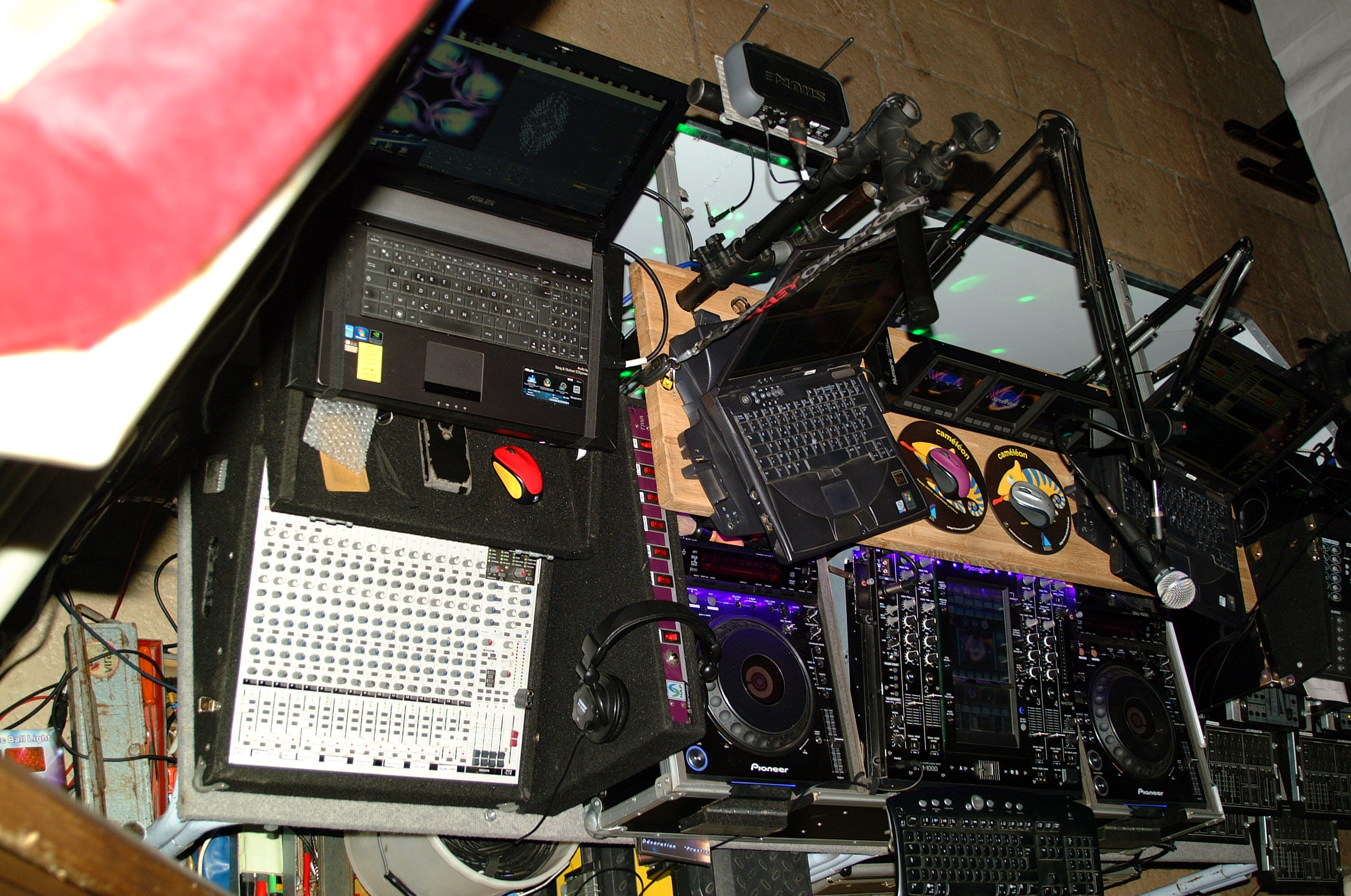 Sources (platines/mixeur/computeurs)