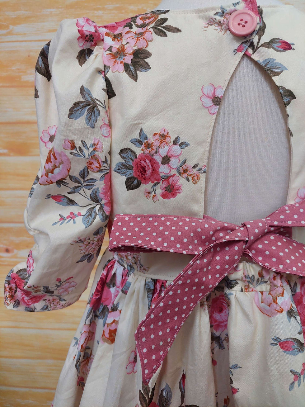 Thumbnail: Claire Dress Pink Roses on Cream Size 8