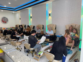 Định cư Canada qua nghề nail: Cơ hội, yêu cầu và quyền lợi hấp dẫn