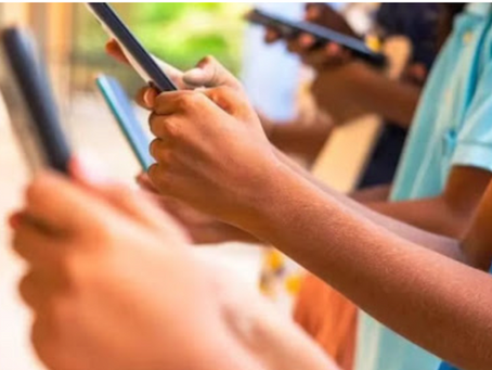 India’s Entertainment Revolution: Mobile Phones Overtake Traditional Media