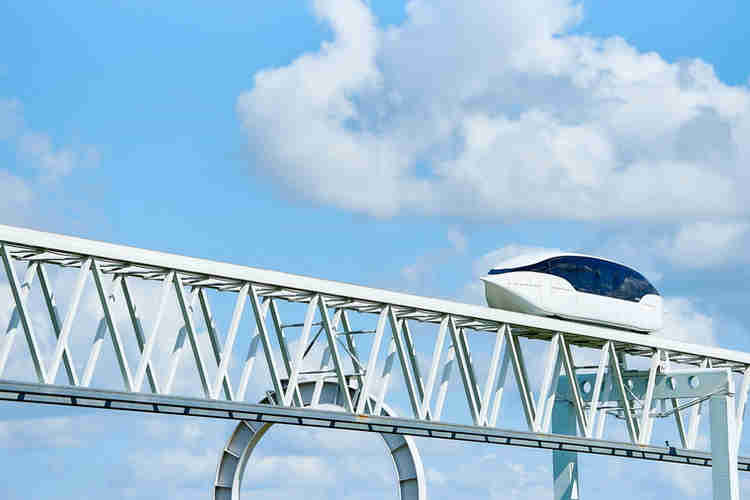 UFlash U4-362 tốc độ cao trên cầu vượt đường sắt