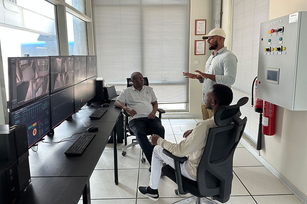 uSky Transport mechanical engineer introduces guests to various uPod control and management systems