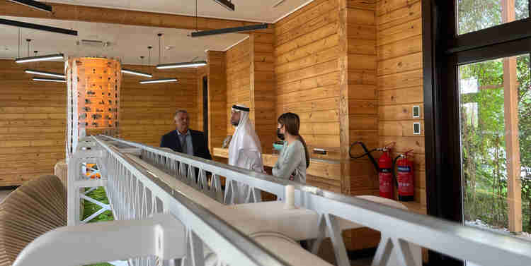 Ông Mohamed A. Al Eid tại văn phòng uSky Transport