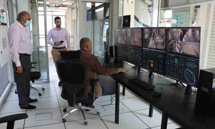 Chủ sở hữu hàng hải DTA tại phòng điều khiển uSky