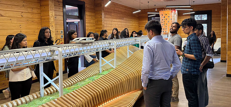 uSky Transport - «Этот визит стал для нас вдохновляющим опытом. Мы смогли понять, как знания, которые мы получаем в университете, можно применять в реальном мире», – поделился один из студентов