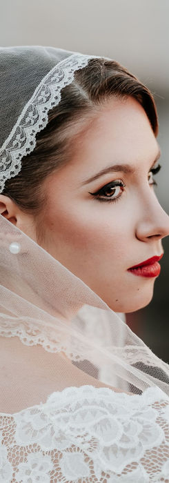 Portrait visage d'une mariée avec un voile blanc - robe de mariée - photographe de mariage Grasse, Cannes, Nice, Provence