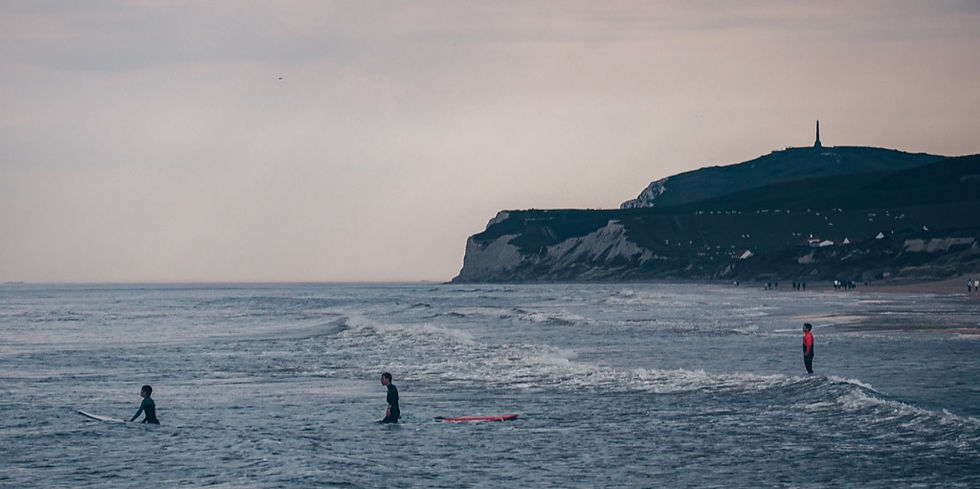 surfeur au matin a wissant