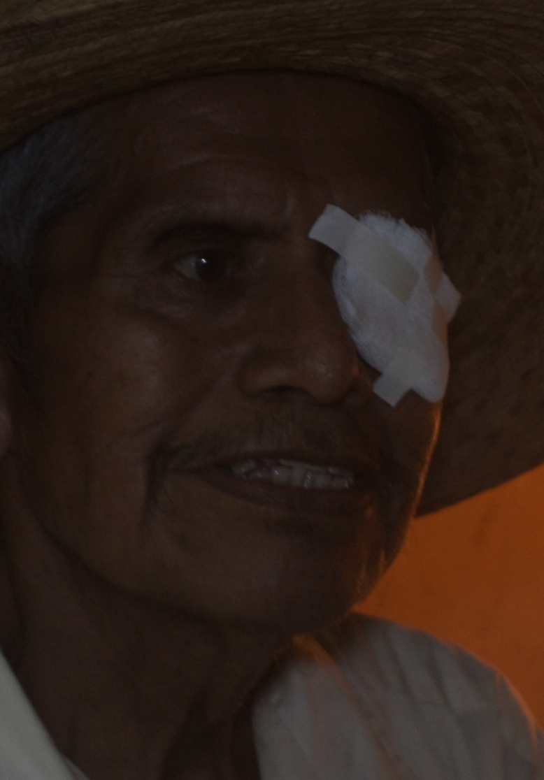 Este cortometraje es un trabajo de cine comunitario desarrollado en el taller Tomasehual Tachialis, que cuenta la historia de Kiujteyot, un sanador masehual reconocido por la comunidad de su pueblo, quienes acuden a él para pedirle su apoyo ya sea para salir de un problema de salud o para orientarles con la toma de decisiones en la vida.
Una joven mujer visita a Kiujteyot para ser curada de espanto, durante la conversación ella le pregunta cómo fue que aprendió a curar y él se remonta a sus tiempos de juventud, explicando la manera en la que fue llamado y elegido para desempeñar ese rol en su comunidad sirviendo a quien lo necesita. 